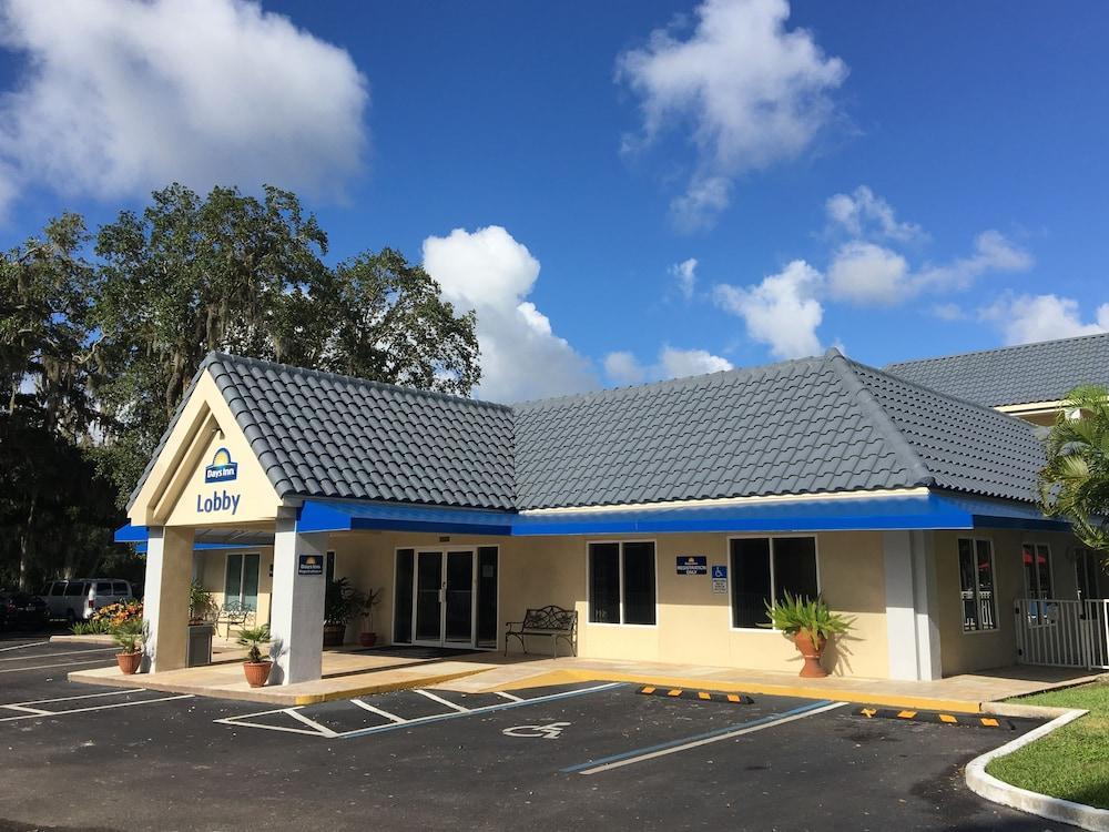Days Inn By Wyndham Port Charlotte Town Center Экстерьер фото