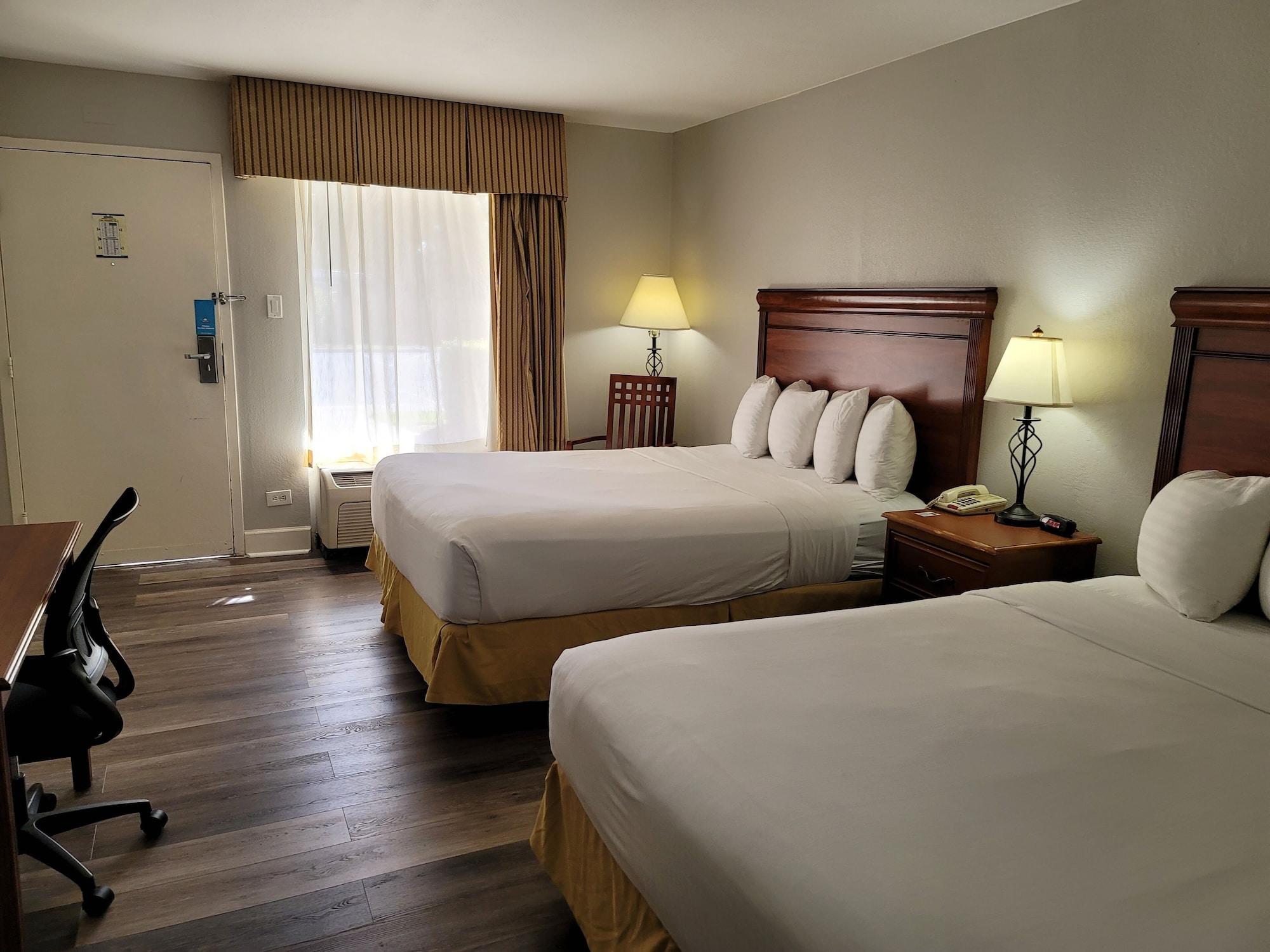 Days Inn By Wyndham Port Charlotte Town Center Экстерьер фото