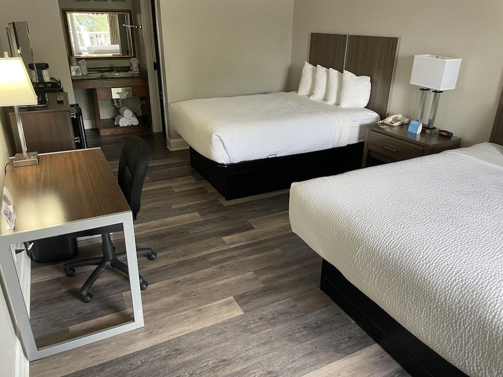 Days Inn By Wyndham Port Charlotte Town Center Экстерьер фото