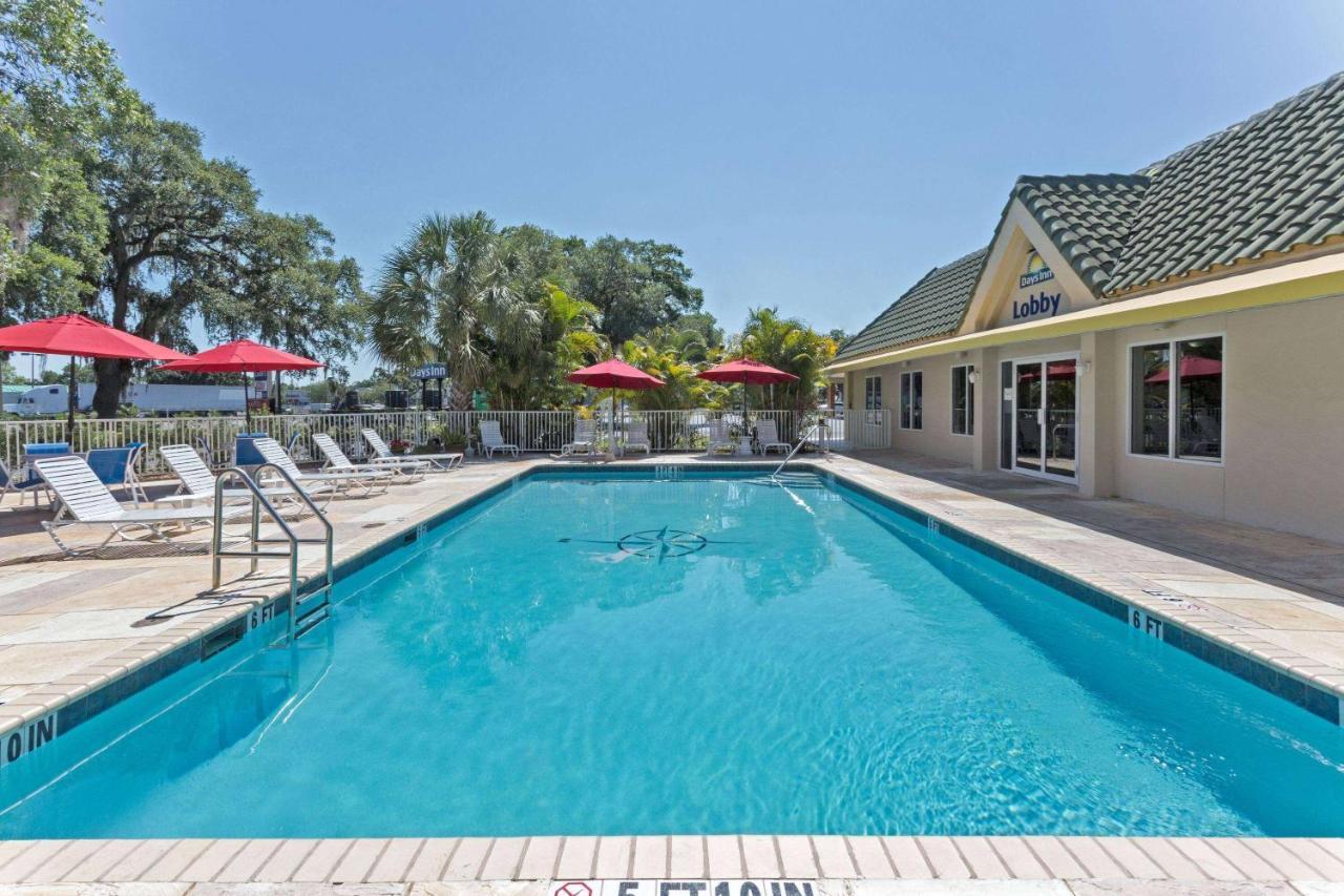 Days Inn By Wyndham Port Charlotte Town Center Экстерьер фото