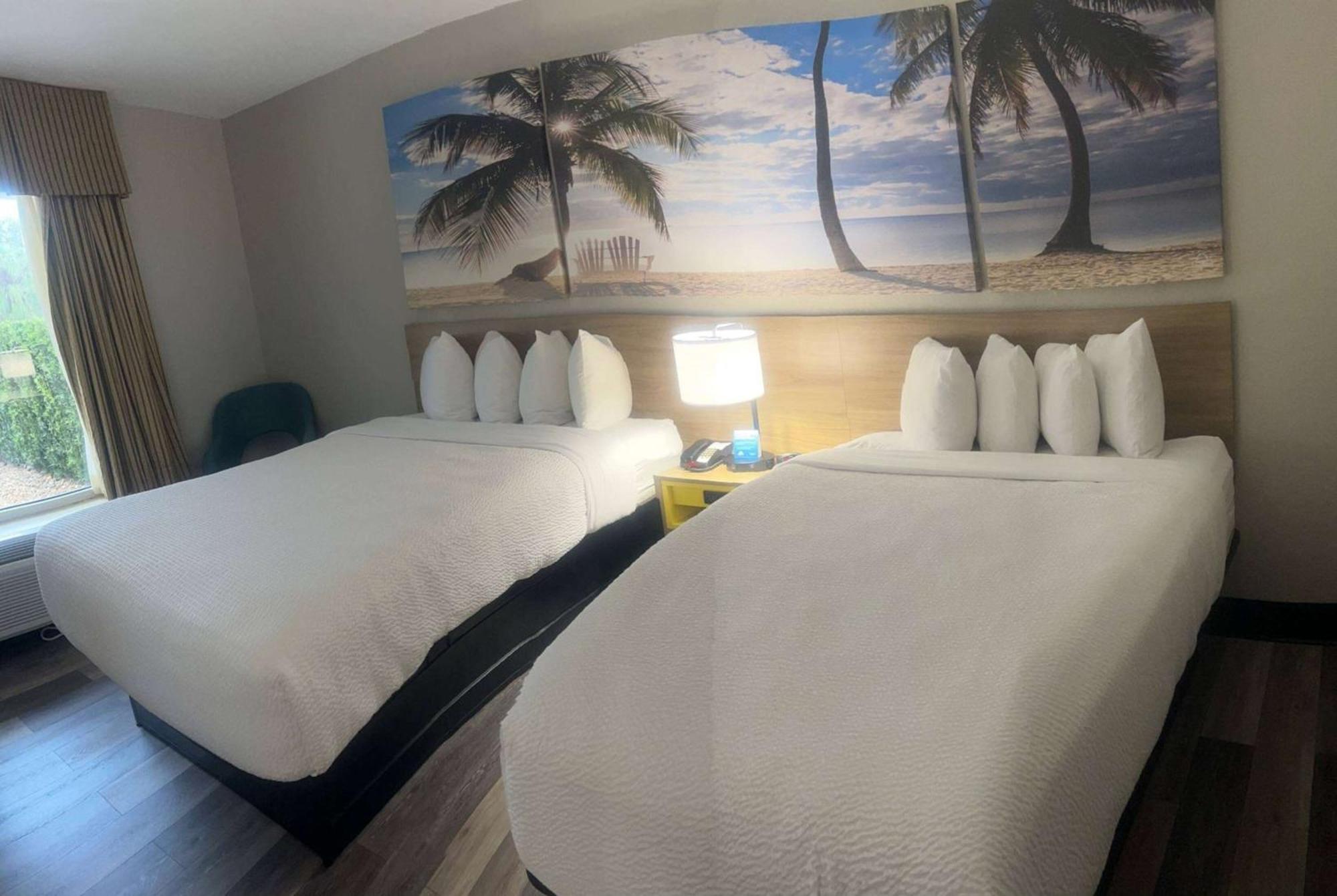 Days Inn By Wyndham Port Charlotte Town Center Экстерьер фото