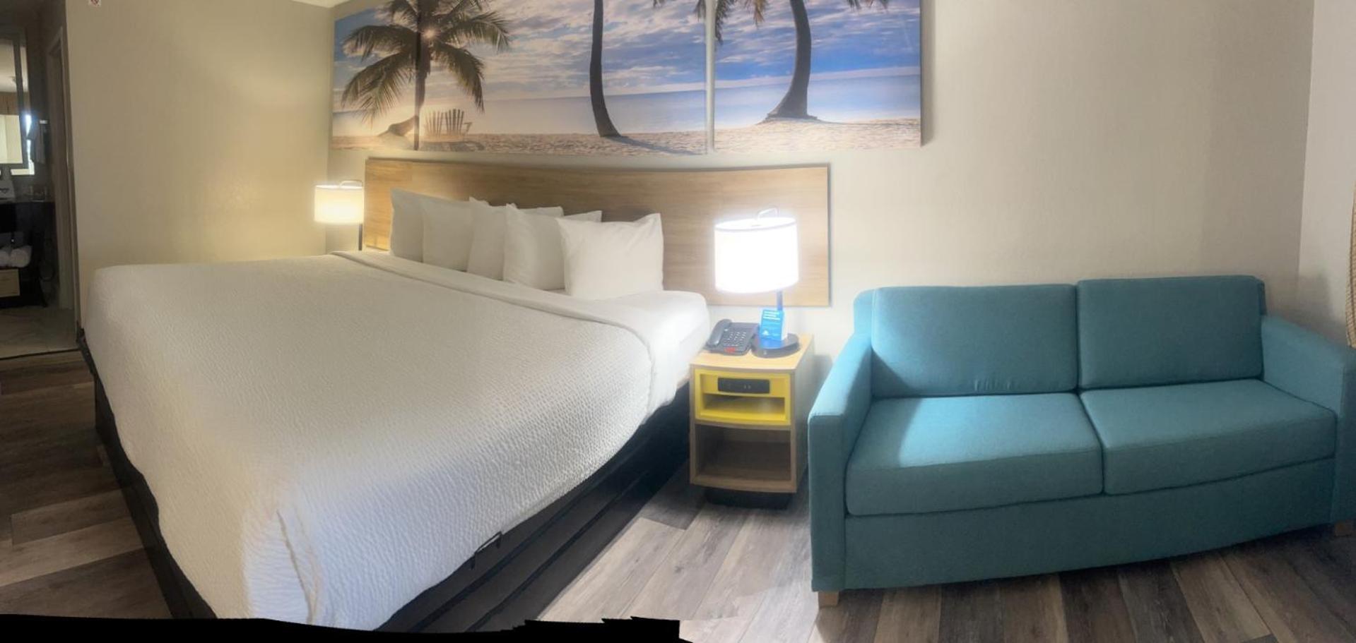 Days Inn By Wyndham Port Charlotte Town Center Экстерьер фото