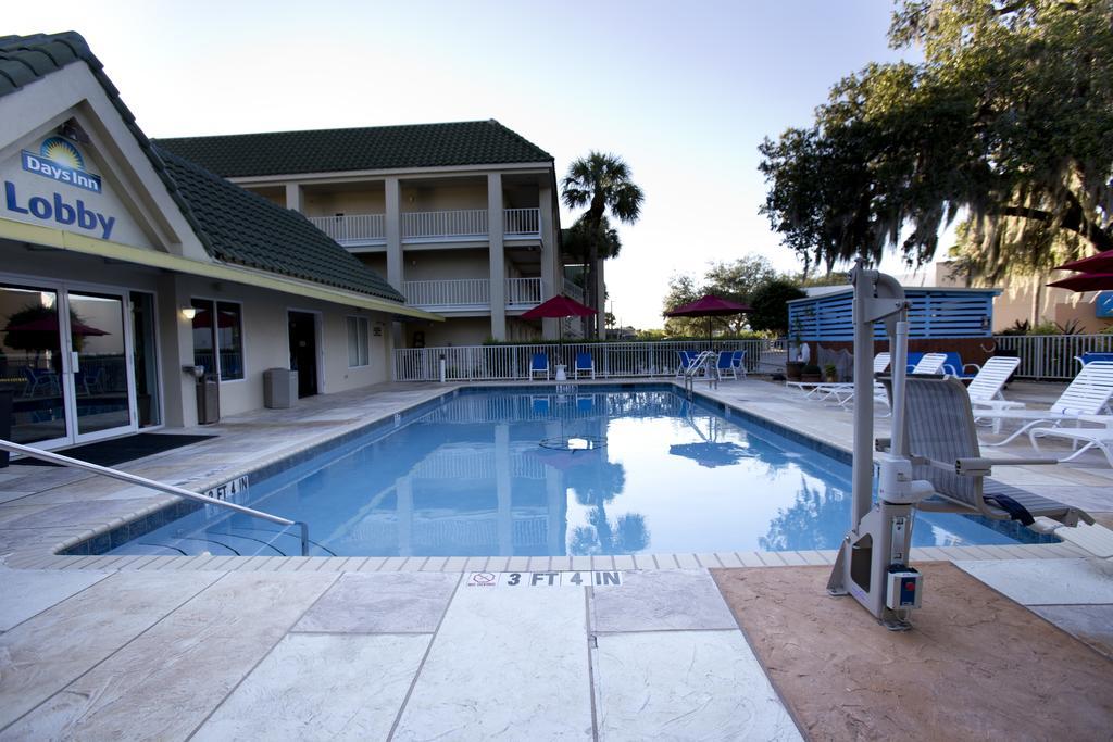 Days Inn By Wyndham Port Charlotte Town Center Экстерьер фото